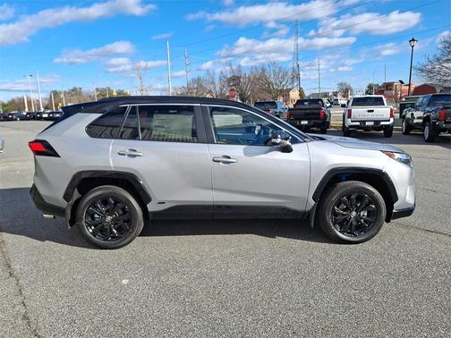 2025 Toyota RAV4 Hybrid SE