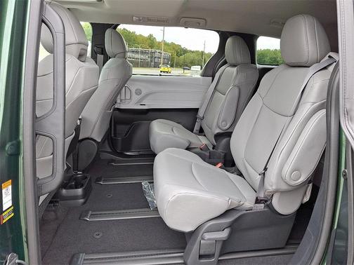 2025 Toyota Sienna XLE 7 Passenger