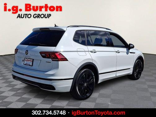 Pure White 2022 Volkswagen Tiguan 2.0T SE R-Line Black 4MOTION