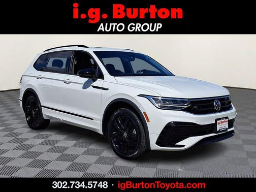 Pure White 2022 Volkswagen Tiguan 2.0T SE R-Line Black 4MOTION