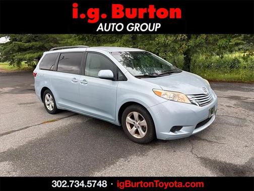 2016 Toyota Sienna LE