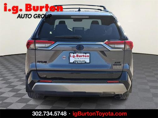 2023 Toyota RAV4 Hybrid SE