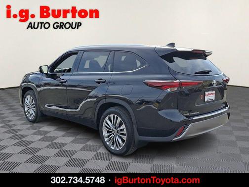 2026 Toyota Highlander Hybrid Platinum