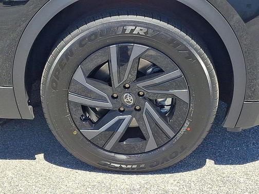 Midnight Black Metallic 2026 Toyota C-HR SE