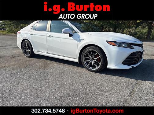 2018 Toyota Camry Hybrid LE