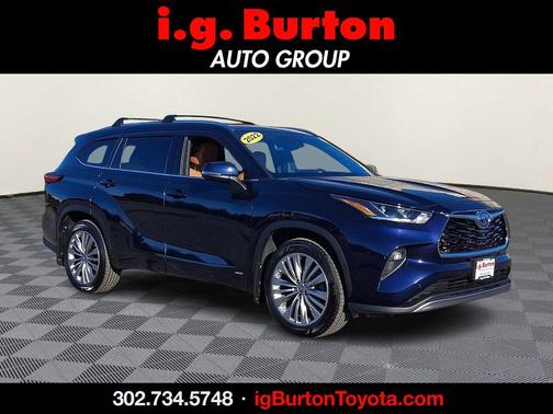 2022 Toyota Highlander Hybrid Platinum