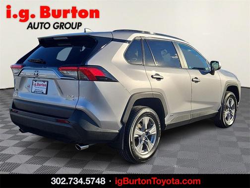 2022 Toyota RAV4 Hybrid XLE