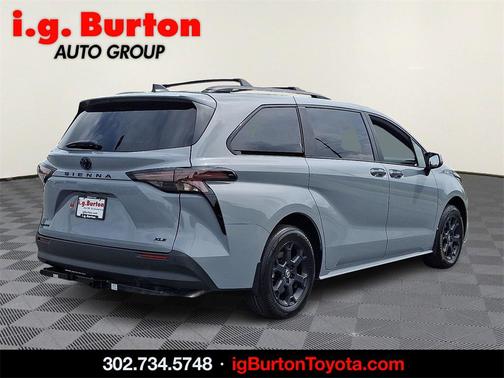 2025 Toyota Sienna Woodland Edition