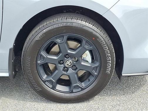 2025 Toyota Sienna Woodland Edition