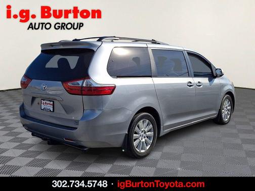 Silver Sky Metallic 2017 Toyota Sienna LE