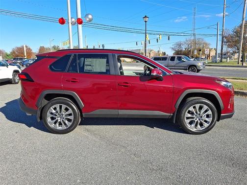 2025 Toyota RAV4 XLE Premium