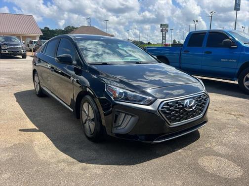 2020 Hyundai IONIQ Hybrid SE