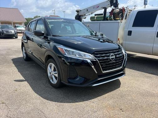 2023 Nissan Kicks S