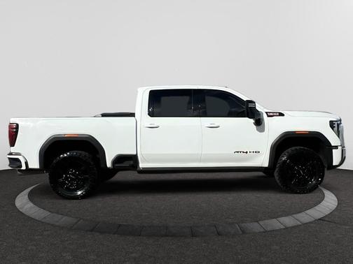 2024 GMC Sierra 2500 AT4