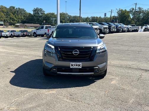 2023 Nissan Pathfinder SL 4WD