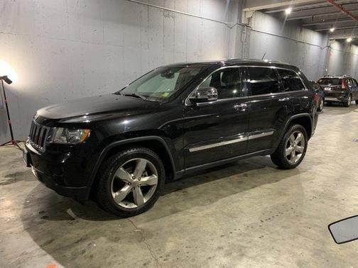 Photo 3 of 31 of 2013 Jeep Grand Cherokee Limited