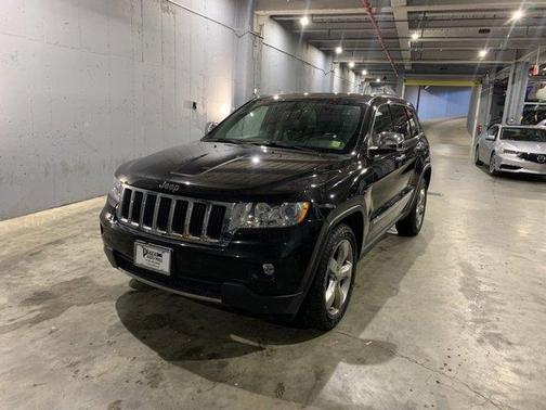 Photo 1 of 31 of 2013 Jeep Grand Cherokee Limited