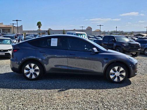 2023 Tesla Model Y RWD