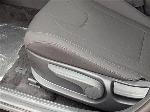 Abyss Black 2025 Hyundai ELANTRA HEV SEL Sport