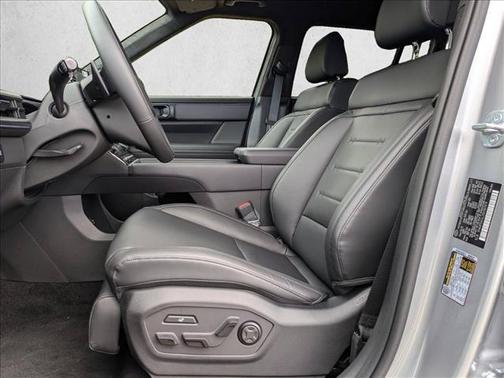 Shimmering Silver 2025 Hyundai SANTA FE Calligraphy
