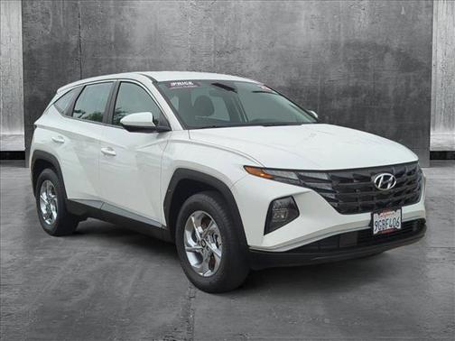 2023 Hyundai TUCSON SE