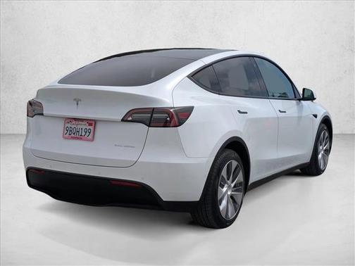 White 2021 Tesla Model Y Long Range Dual Motor All-Wheel Drive