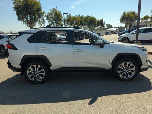 2022 Toyota RAV4 XLE Premium