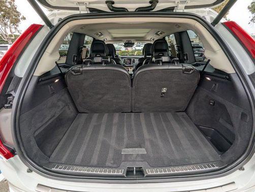 2022 Volvo XC90 Recharge Plug-In Hybrid T8 Inscription Expression 6 Passenger