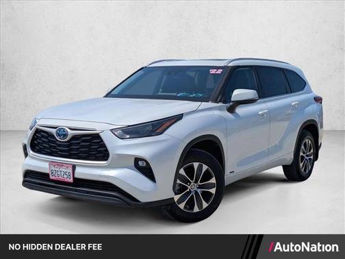 Wind Chill Pearl 2022 Toyota Highlander Hybrid XLE