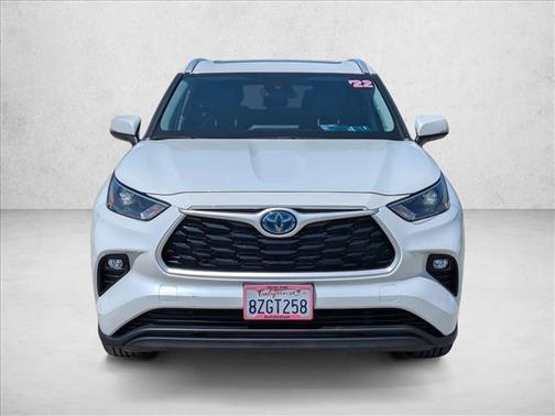 Wind Chill Pearl 2022 Toyota Highlander Hybrid XLE