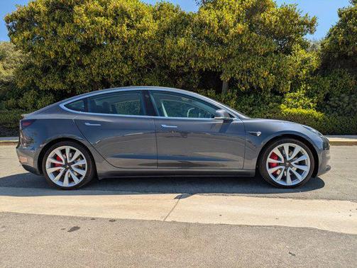 2019 Tesla Model 3 Performance