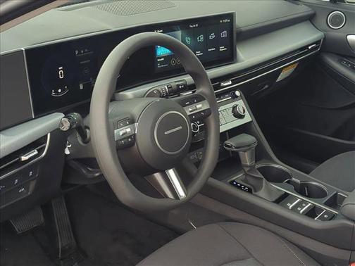 2025 Hyundai SONATA SE