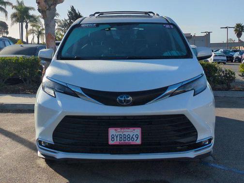 2021 Toyota Sienna XLE 8 Passenger