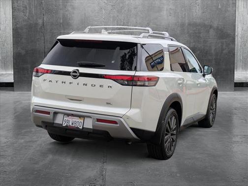 2022 Nissan Pathfinder SL 2WD