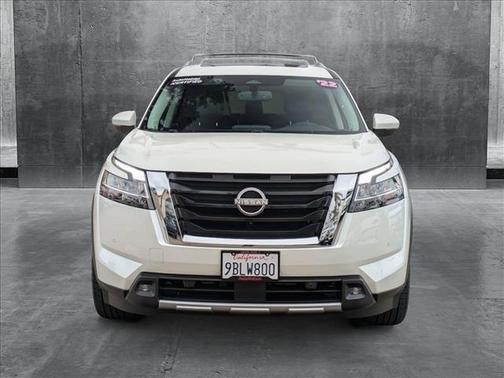 2022 Nissan Pathfinder SL 2WD