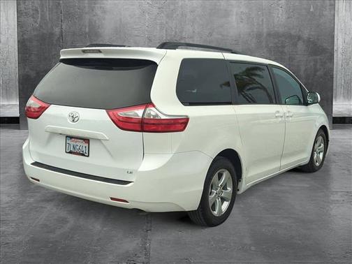 2015 Toyota Sienna LE