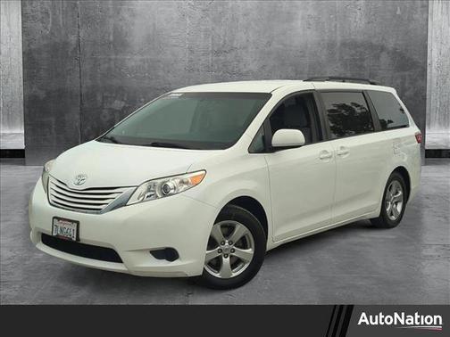 2015 Toyota Sienna LE