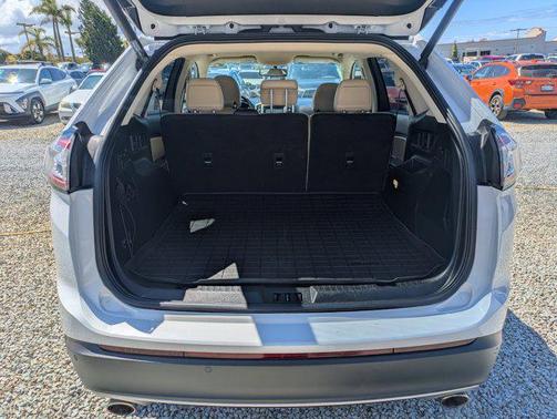 Oxford White 2018 Ford Edge SEL