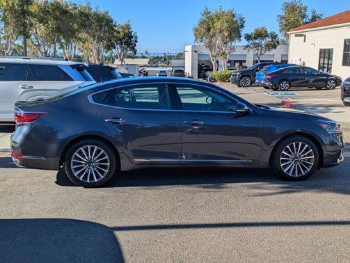 2019 Kia Cadenza Premium