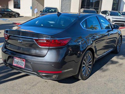 2019 Kia Cadenza Premium