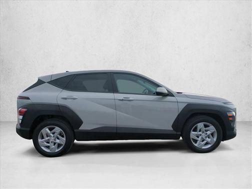 2025 Hyundai KONA SE
