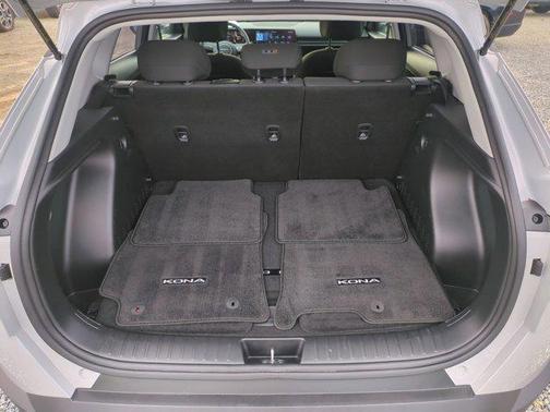 2025 Hyundai KONA SE