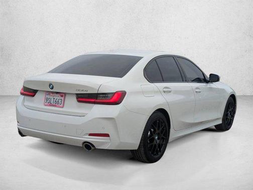 Alpine White 2023 BMW 330 330i