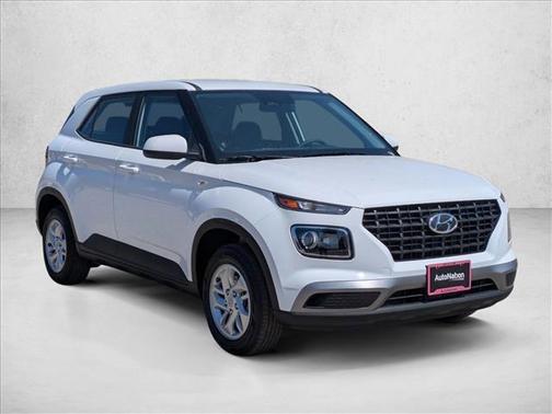 Lunar White 2026 Hyundai VENUE SE