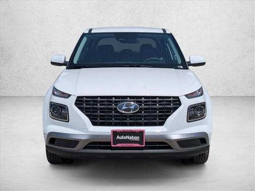 Lunar White 2026 Hyundai VENUE SE