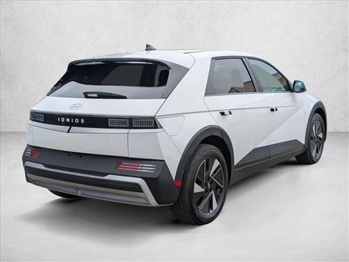 Atlas White 2026 Hyundai IONIQ 5 SE