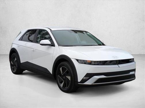 Atlas White 2026 Hyundai IONIQ 5 SE