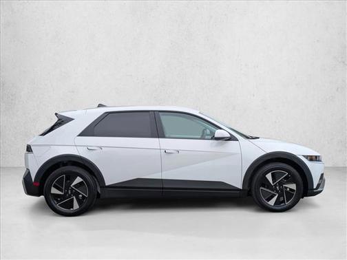 Atlas White 2026 Hyundai IONIQ 5 SE