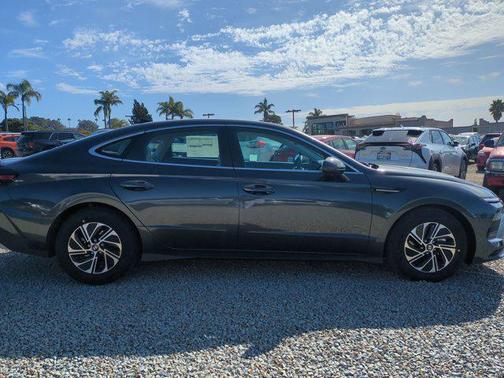 2026 Hyundai SONATA Hybrid Base