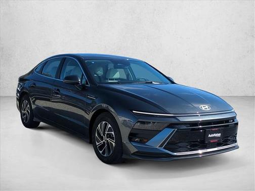2026 Hyundai SONATA Hybrid Base